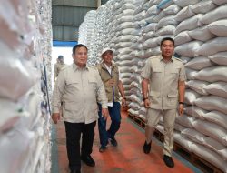 Usai Beri Arahan Ketua DPRD Se-Indonesia, Prabowo Sidak Gudang Bulog Danurejo Pastikan Stok Beras Aman