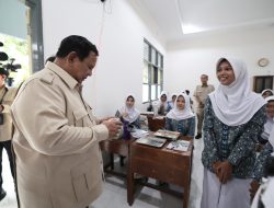 Perbaiki Kualitas Pendidikan, Prabowo Targetkan Tambah Papan Interaktif Digital ke Sekolah-sekolah