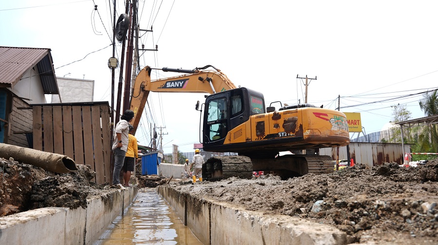 Tingkatkan Infrastruktur Jalan Nasional, IMIP Bangun Drainase Beton di Ruas Trans Sulawesi