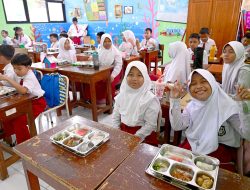 Penerima Manfaat MBG Tembus 62,4 Juta Orang, dari Anak Sekolah hingga Ibu Hamil