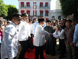 Momen Hangat Prabowo Salat Iduladha Bersama Diaspora Indonesia di Paris