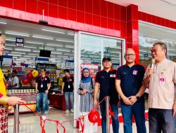 Alfamidi Palu Gelar Cek Kesehatan Gratis dan Dukung Pengelolaan Sampah di Banggai