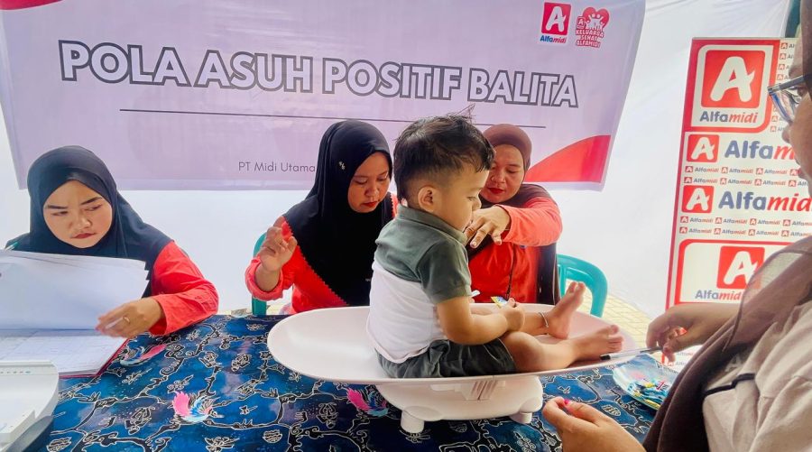 Alfamidi Dorong Pola Asuh Positif Balita Lewat Edukasi & Vaksinasi di Palu