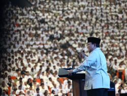 Di Hadapan Belasan Ribu Pelaksana MBG, Prabowo: Kepentingan Rakyat di Atas Semua Kepentingan