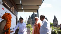 Prabowo dan Modi Nikmati Kemegahan Candi Prambanan dari Udara, Warisan Dunia Jadi Saksi Persahabatan Dua Negara