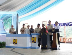 Cegah Penyimpangan, Prabowo Minta Gubernur hingga Kades Ikut Awasi Dapur MBG