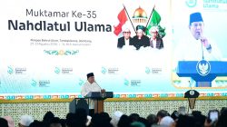 "Kita hidup di gugusan pulau yang sangat makmur, tapi juga penuh dengan tantangan-tantangan alam, tapi negara kita kuat, dan semakin kuat. Karunia dari Yang Mahabesar sangat besar," ungkap Prabowo.
