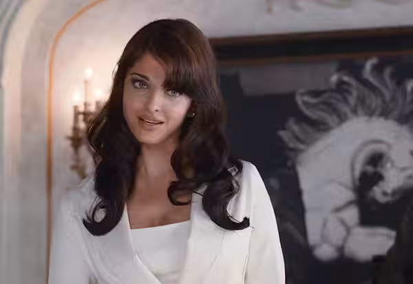 Mantan Miss World 1994 itu tidak hanya dikenal sebagai salah satu aktris terbesar Bollywood. Selama hampir tiga dekade, Aishwarya juga menjadi salah satu wajah India yang paling mudah dikenali di luar negeri