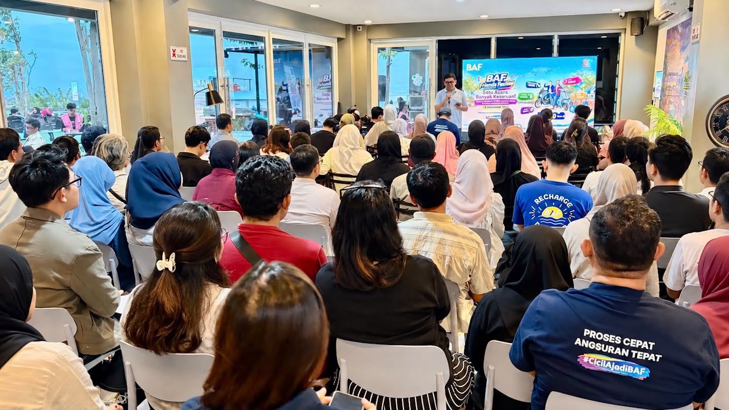 Perwakilan senior management BAF membuka acara BAF Friends Festival di Lawas Coffee, Palu.
