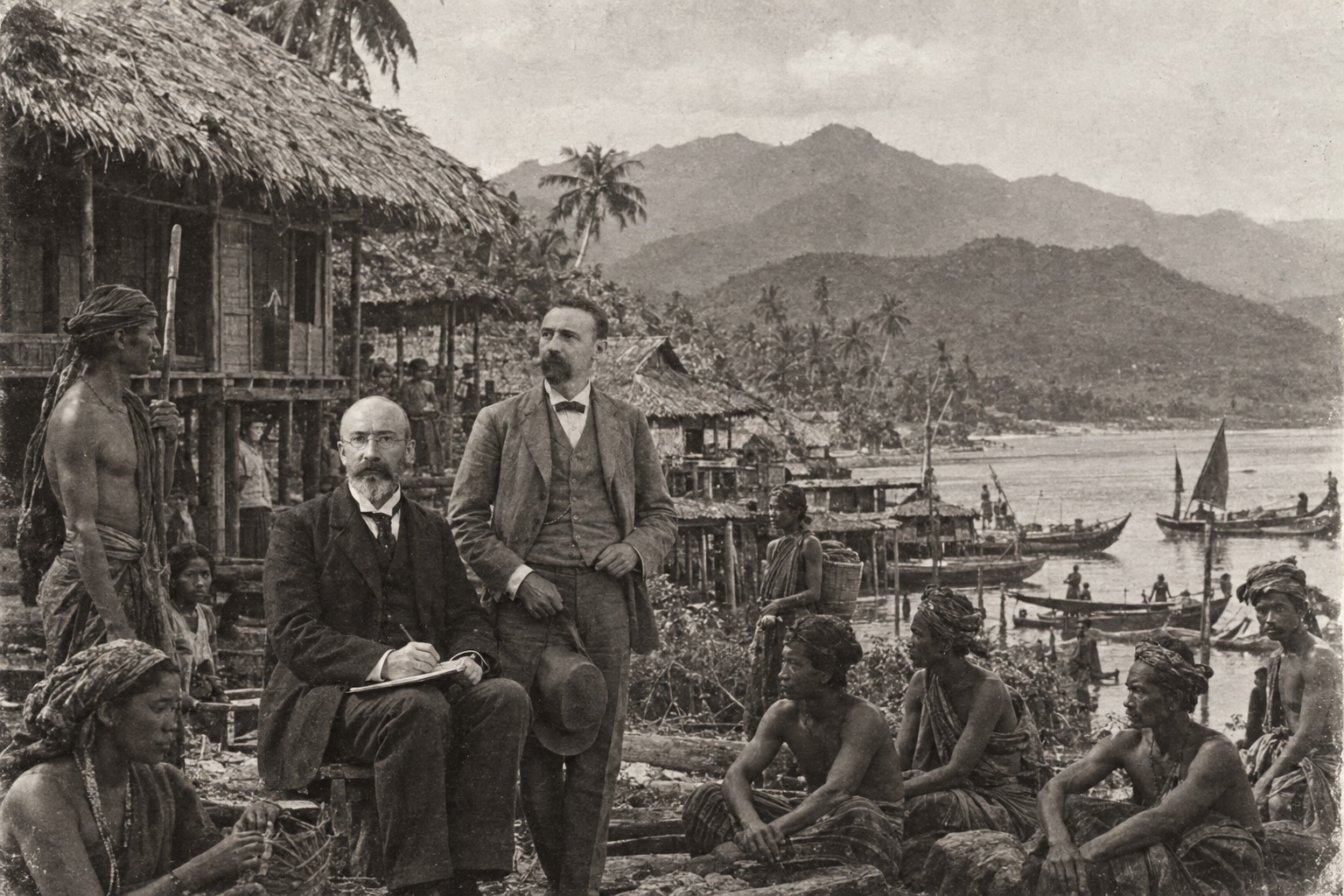 A.C. Kruyt (1869–1949) dan Nicolaus Adriani (1865–1926). (Foto direstorasi dan dimontase dengan AI)