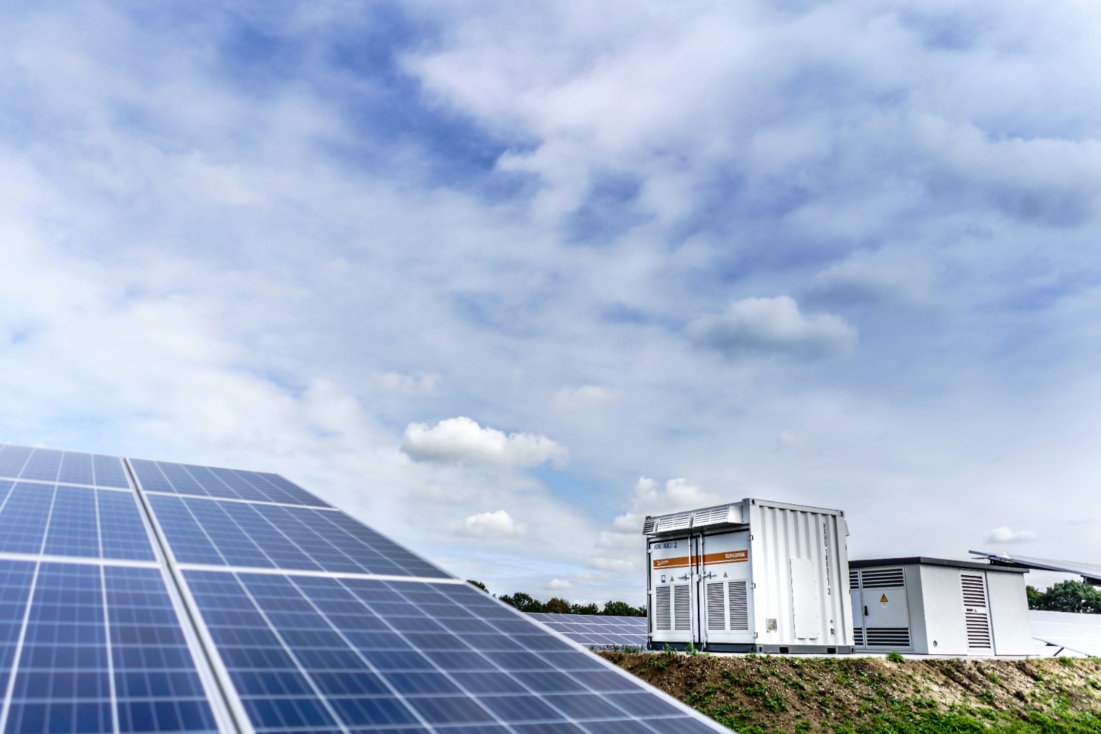 Proyek yang dikembangkan bersama PT ACE Energy Service (ACEES) tersebut memiliki potensi kapasitas PLTS hingga 60 megawatt peak (MWp) dan BESS sebesar 200 megawatt hour (MWh). (Foto Ilustrasi/unsplash.com)