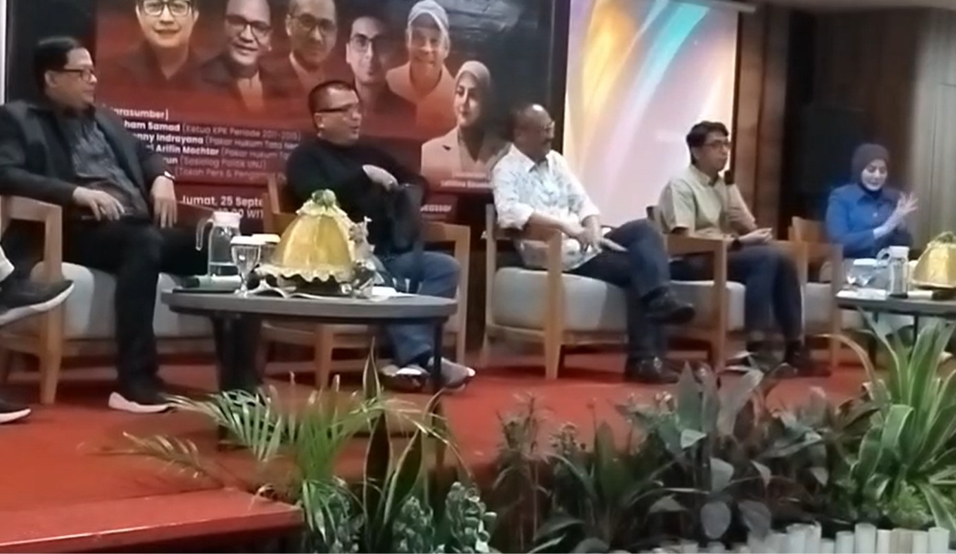 Siskusi publik bertema “Konstitusi Dikorupsi, Patronase Oligarki, dan Bahaya Senjata Hukum Beracun RUU Perampasan Aset” di Hotel Mercure Makassar, Jumat (26/9/2026).