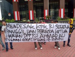 Datangi KPK, Massa Desak Ahmad Ali Diperiksa Lagi soal Aliran Uang Kasus Rita Widyasari