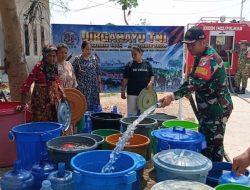 TNI AD Salurkan Air Bersih Serentak di 18 Titik Wilayah Sulawesi Tengah dan Sulawesi Barat