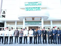 Prabowo Salurkan Bantuan untuk Gontor, Dukung Santri Jadi Generasi Berilmu dan Bermanfaat