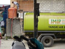 IMIP Distribusi Air Bersih Bantu Warga Terdampak Kekeringan