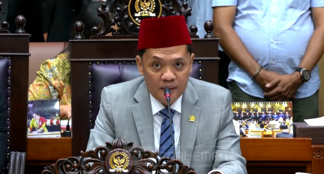 Komisi III DPR RI menggelar fit and proper test untuk Suyudi Ario Seto, Kepala BNN, sebagai calon Kapolri, dipimpin oleh Habiburokhman pada 1 Oktober 2026.