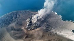 3 Gunung Api Berstatus Siaga, Masyarakat Diminta Waspada